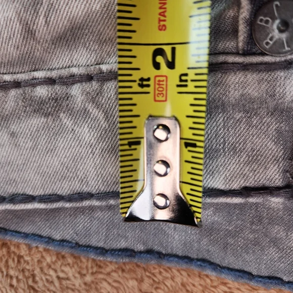 True Religion NWOT Light Gray Jeans Cut Off Shorts with Blue Accents 12'inseam - Picture 8 of 13